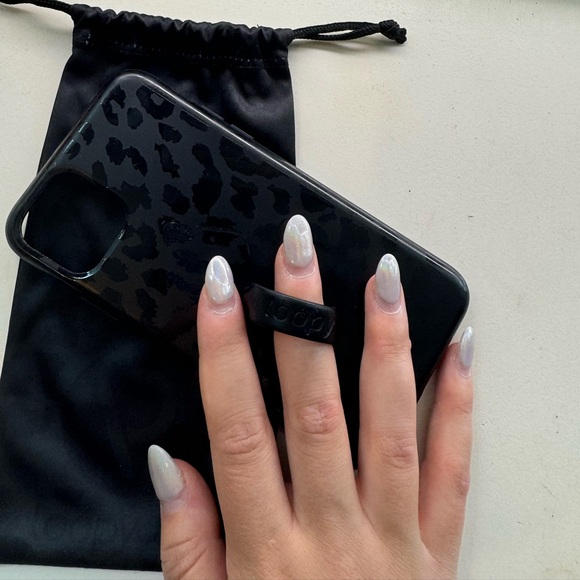 Black Leopard Loopy Case iPhone 11 Pro Max - Picture 2 of 4